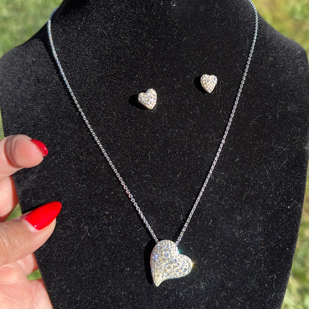 Elegant SWAROVSKI Silver Heart Necklace and Earring Set